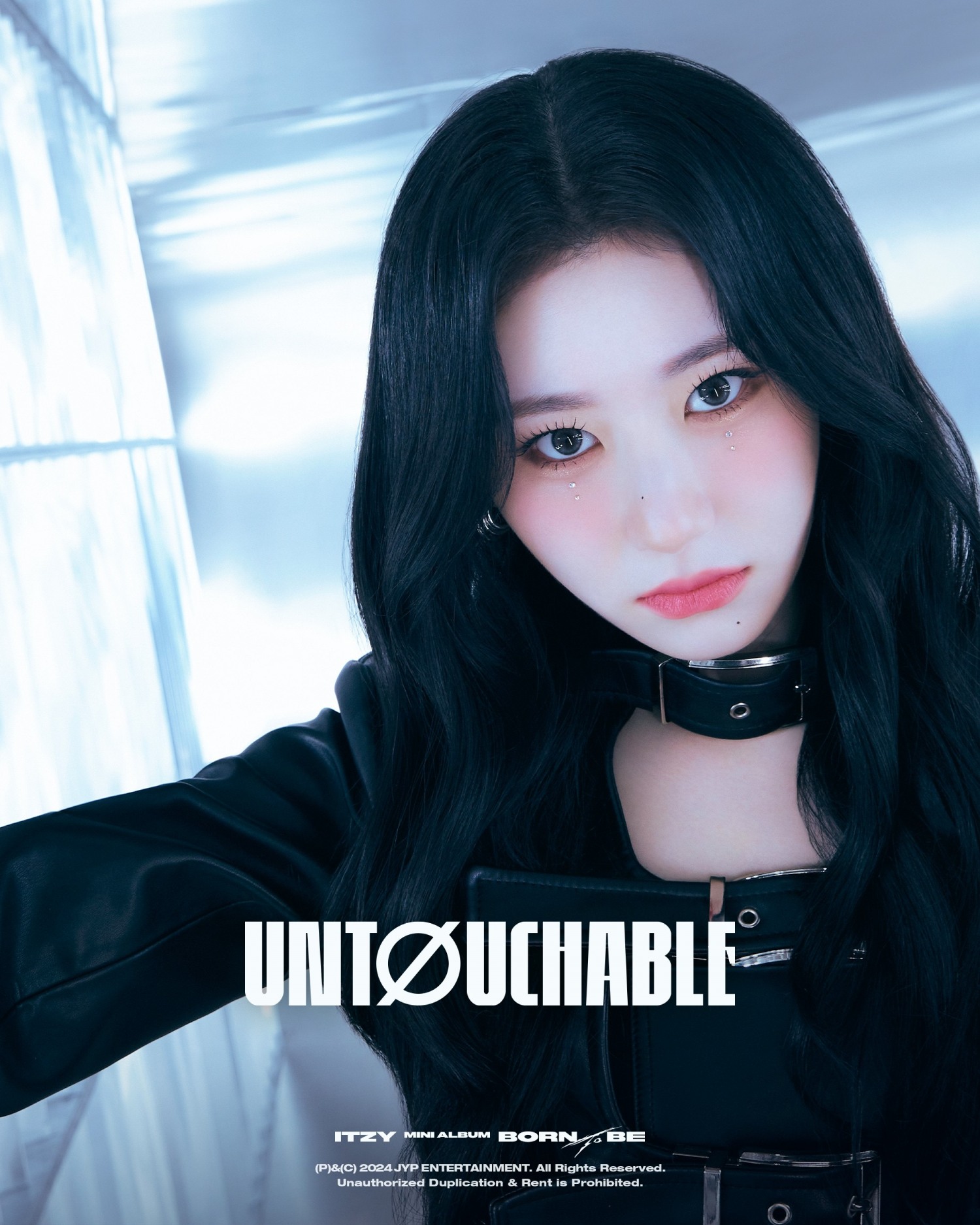 ITZY, 타이틀곡 'UNTOUCHABLE' 콘셉트 포토 공개…‘트렌디 비주얼+쿨 아우라’