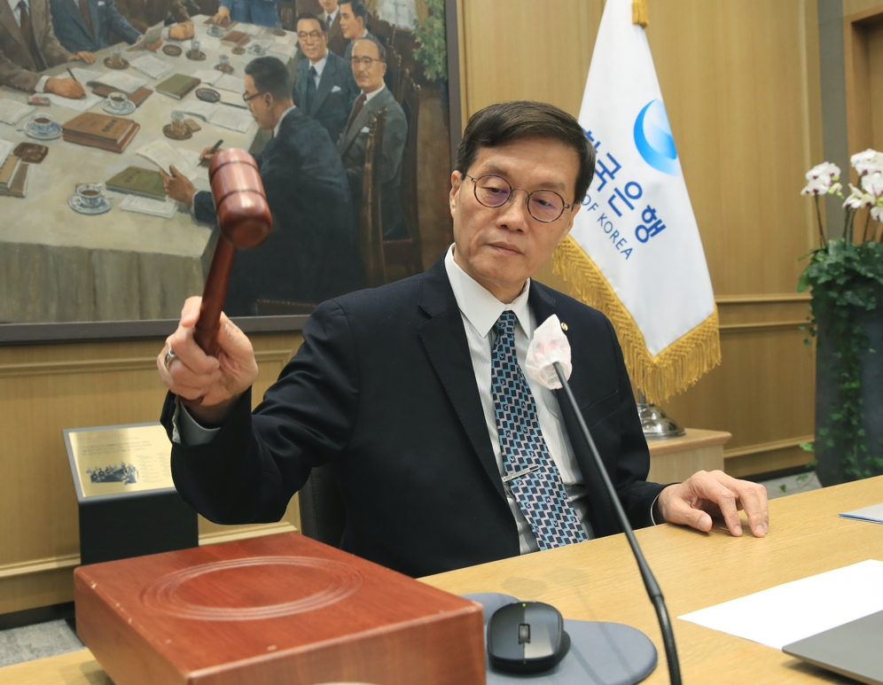 사진= 이창용 한국은행 총재가 11일 오전 서울 중구 한국은행에서 열린 금융통화위원회 본회의에서 회의를 주재하고 있다.