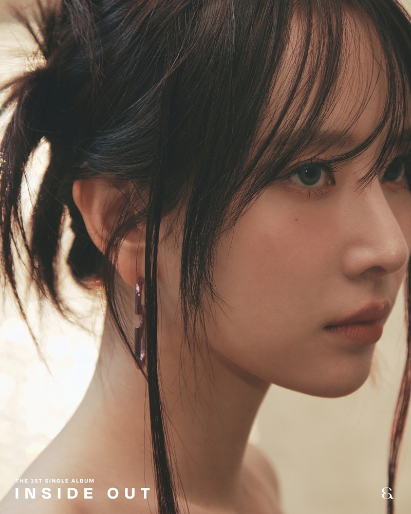 우주소녀 설아, 첫 솔로 앨범 ‘인사이드 아웃’ 세 번째 무드 이미지 공개…고혹미 넘치는 자태