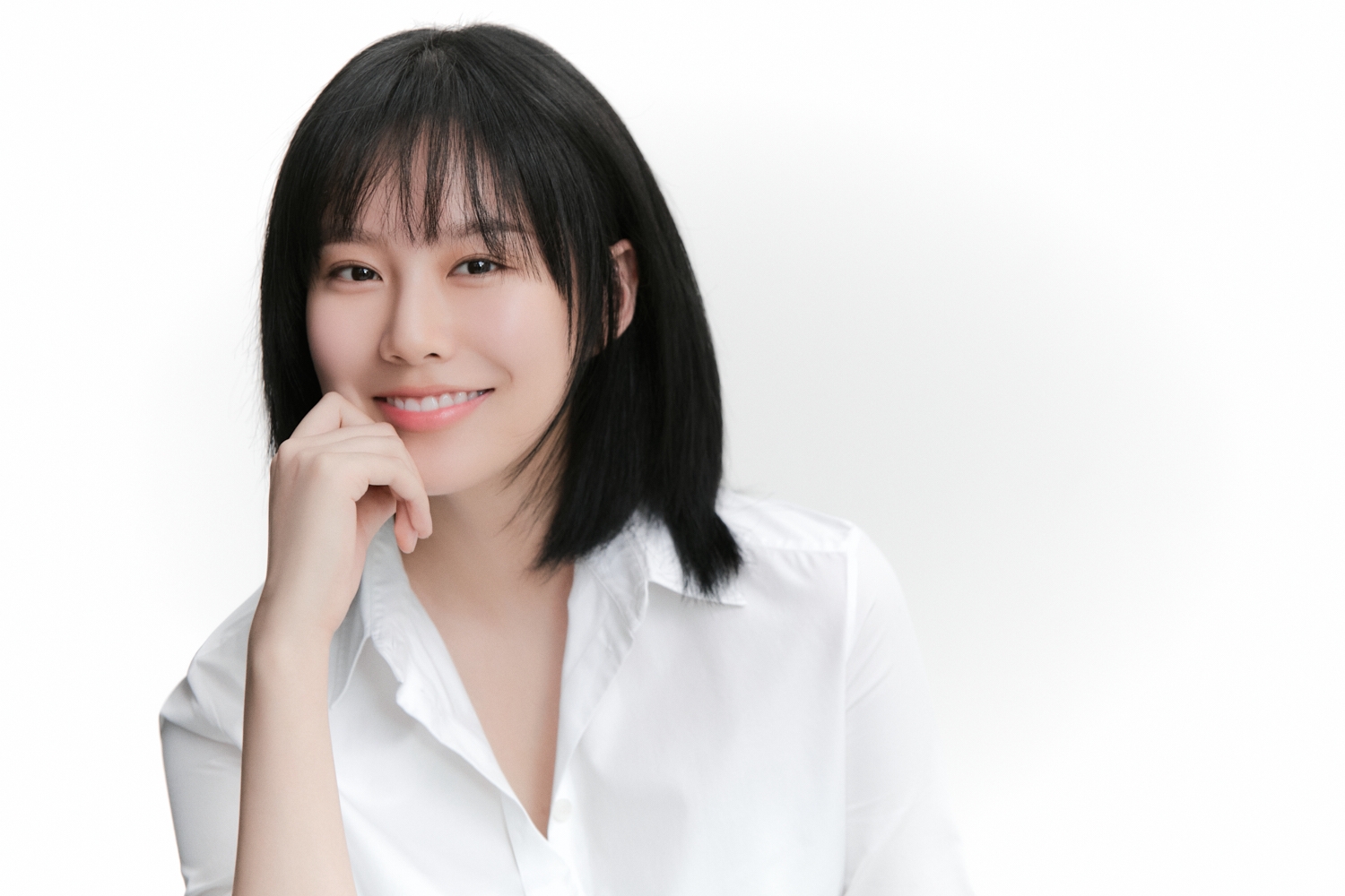 ‘우아한 존재감’ 박유나 새 프로필 공개…‘시크+고혹+청초’ 다채로운 매력