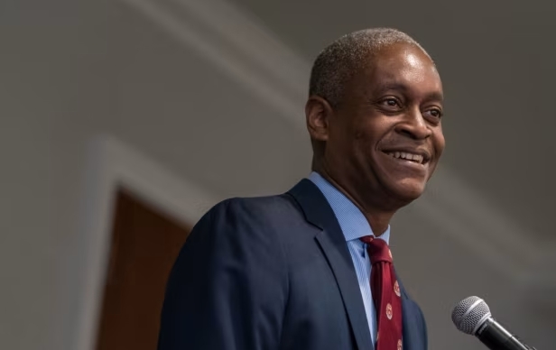 (상보) 연준 보스틱 “현재 금리, 여름까지 유지해야...인하는 3분기쯤 가능"