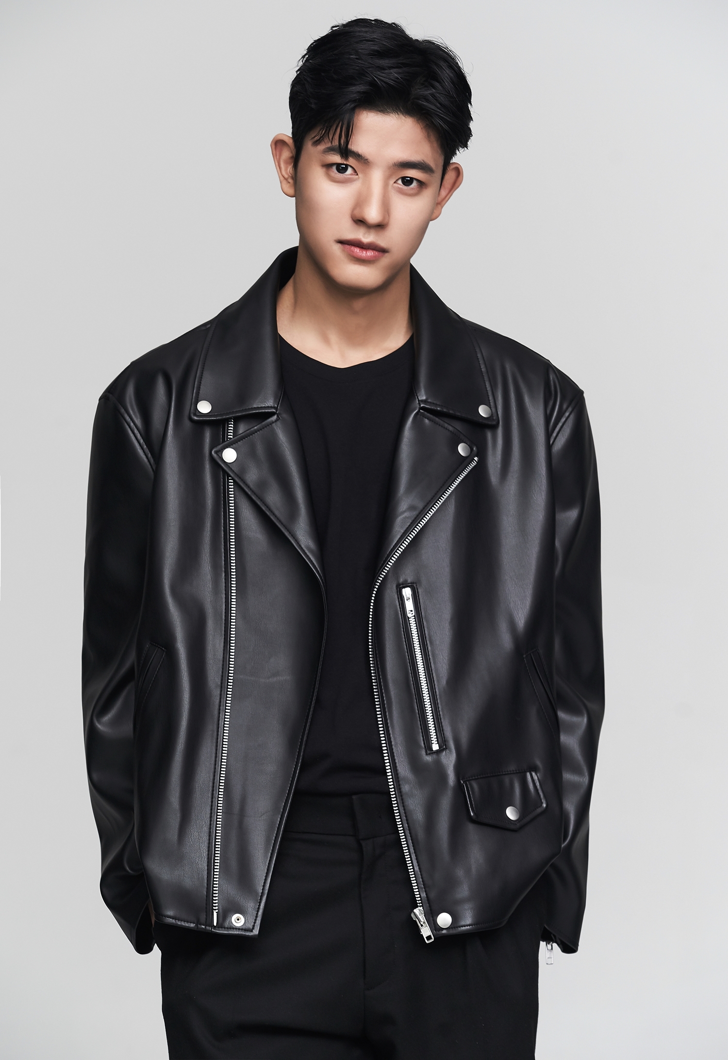 ‘2024년 주목해야 할 배우’ 로몬, NEW 글로벌 라이징 스타 등장에 기대 UP