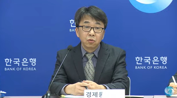 (상보) 신승철 한은 국장 "경상수지 흑자 24년 490억달러, 25년 590억달러로 확대 예상...가장 큰 이유는 IT 경기회복 따른 상품수지 호조"