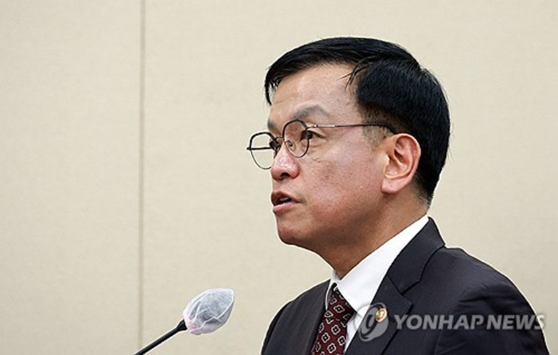 최상목 경제부총리 겸 기획재정부 장관이 19일 국회에서 열린 기획재정위원회 전체회의에서 제안 설명을 하고 있다. (사진=연합)