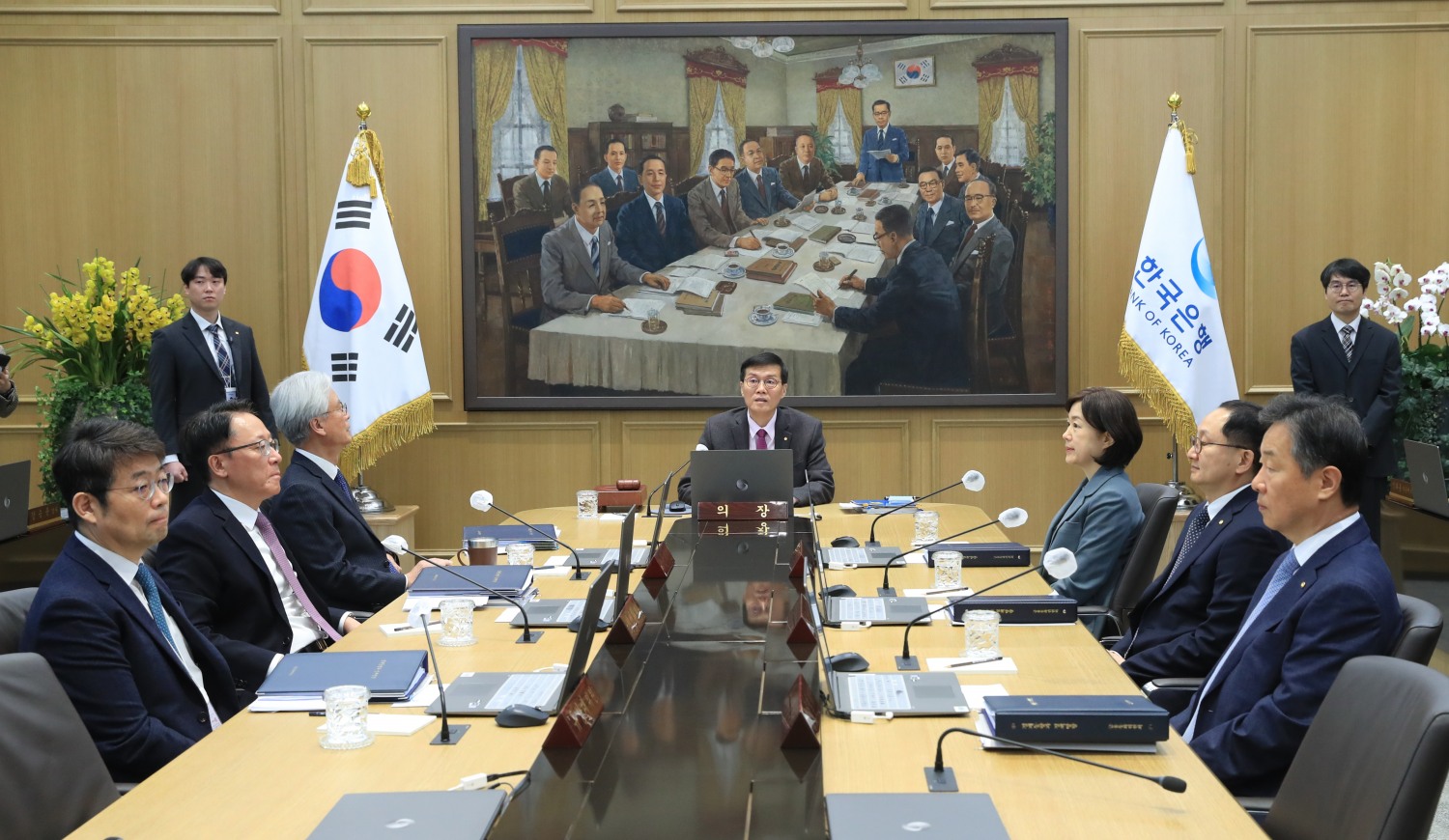 사진=이창용 한국은행 총재가 22일 오전 서울 중구 한국은행에서 열린 금융통화위원회 본회의에서 회의를 주재하고 있다.