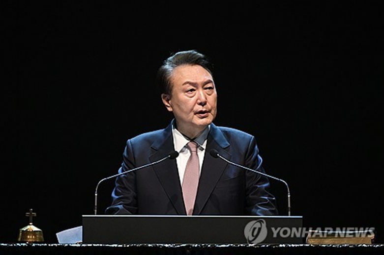 윤석열 대통령이 25일 경기도 수원시 영통구 원천침례교회에서 열린 '31운동 105주년 기념예배'에 참석해 인사말을 하고 있다. (사진=연합)