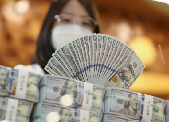 외환당국 "다음날 새벽 외환거래, 당일기준으로 회계처리 가능"