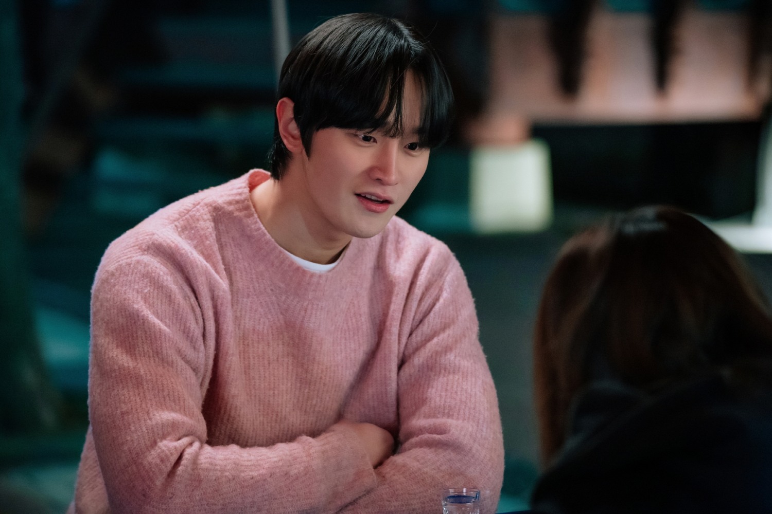 ‘웨딩 임파서블’ 김도완, 스윗 눈빛 장착 스틸 공개…시청자 사약길 걷게 만드는 ‘케미 요정’