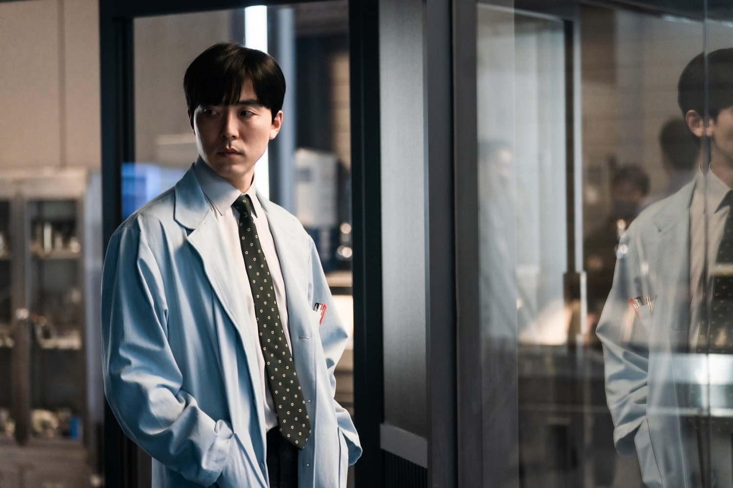 ‘지배종’ 이무생, ‘순애보 로맨티스트→섬뜩 반전캐→부드러운 카리스마’ 천의 얼굴 향연