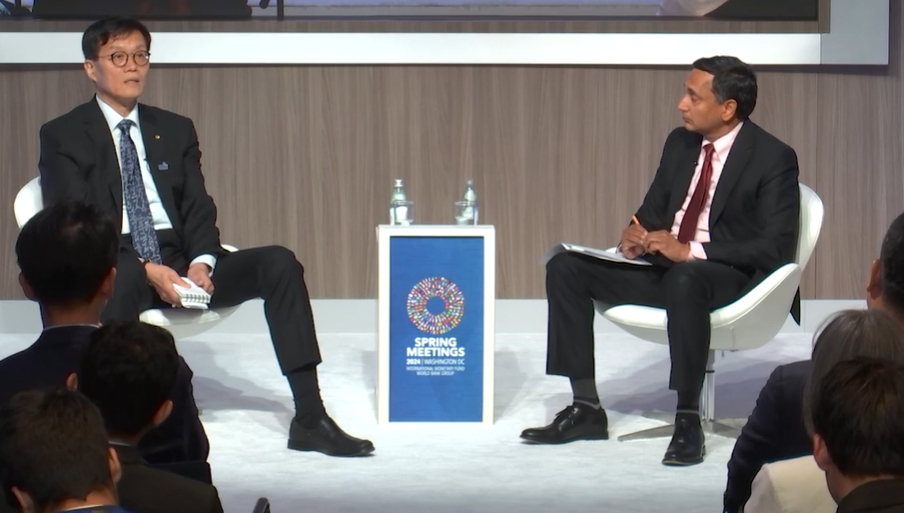 (상보) 이창용 "최근 환율, 펀더멘털서 다소 벗어나..변동성 완화 위한 재원과 수단 보유"