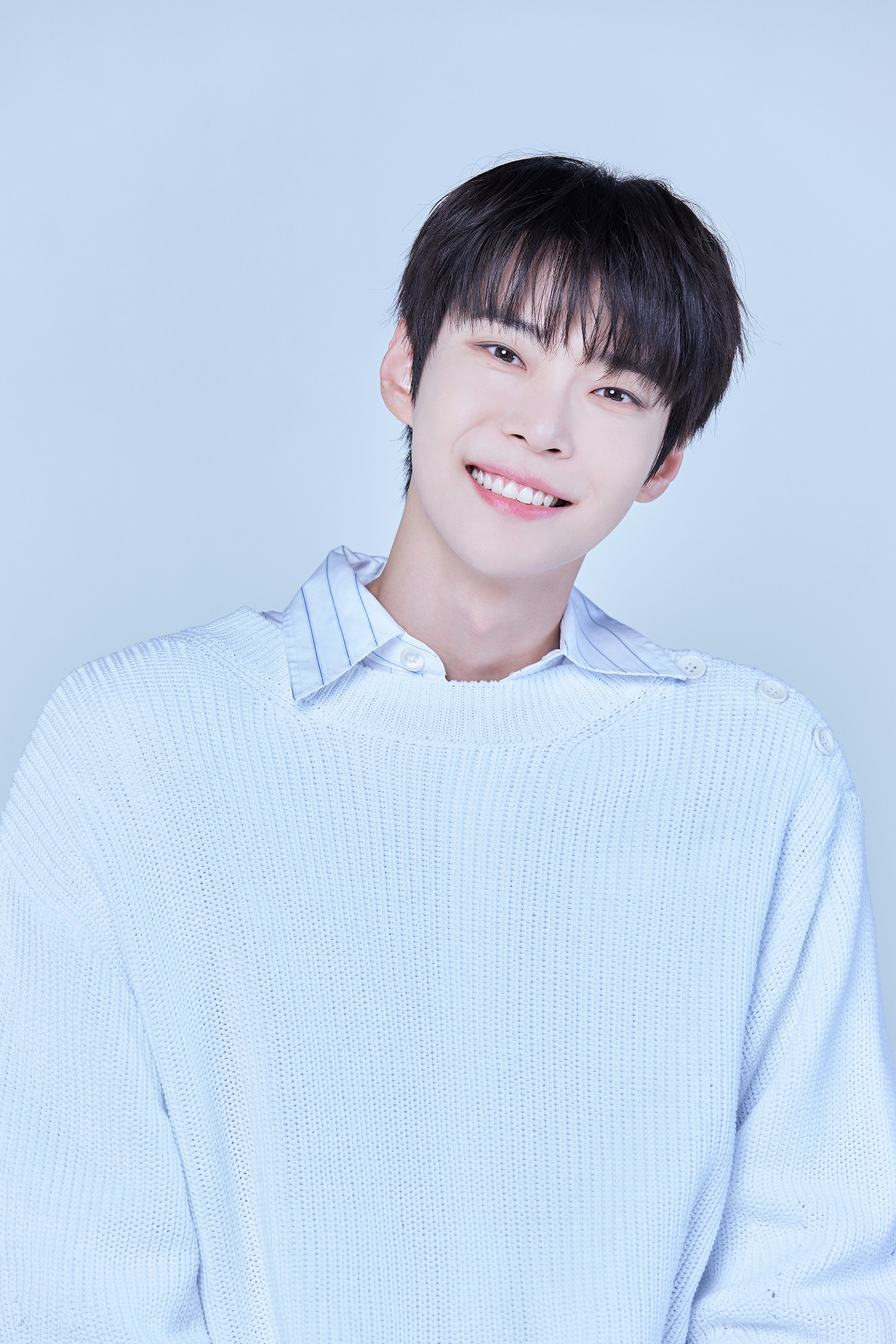 NCT 도영, 성공적 솔로 데뷔…첫 번째 앨범 ‘청춘의 포말’ 국내외 차트 1위