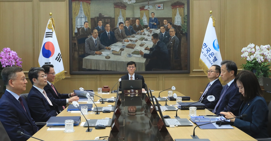 사진=이창용 한국은행 총재가 23일 오전 서울 중구 한국은행에서 열린 금융통화위원회 본회의에서 회의를 주재하고 있다.
