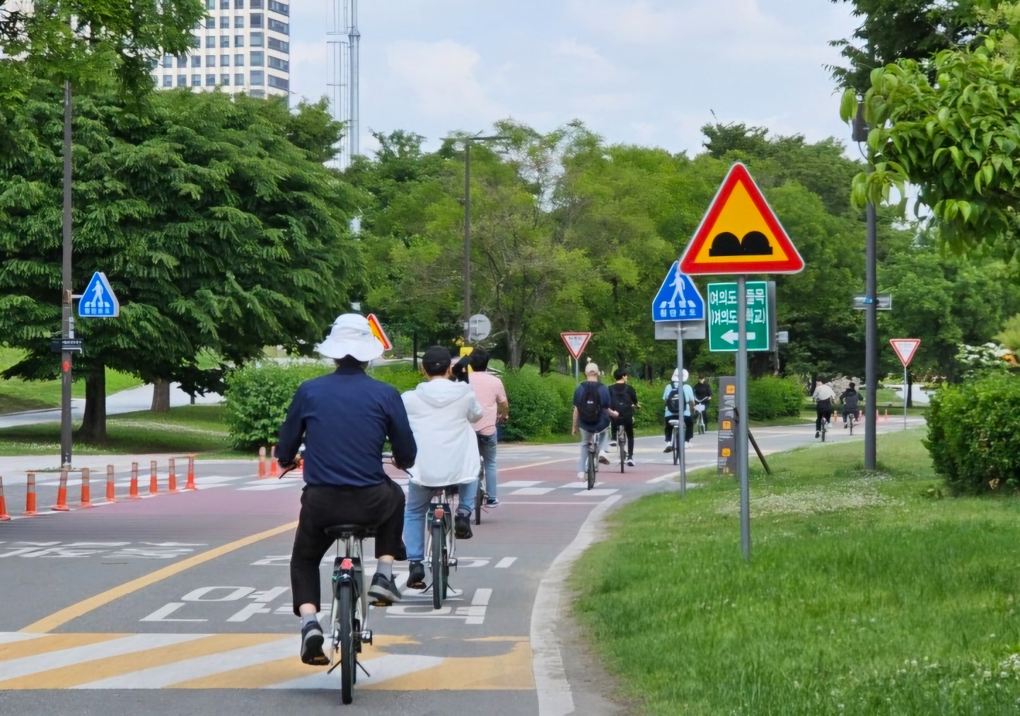 한강공원 자전거, 한강변의 새로운 풍경 만들어 내
