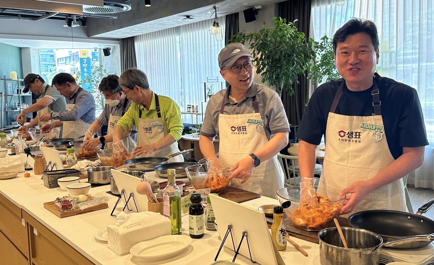 샘표, ‘남자들의 즐거운 요리 혁명’ 쿠킹클래스 진행