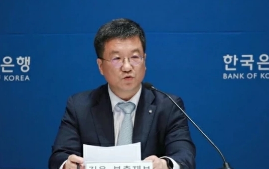 (상보) 김웅 한은 부총재보 "물가 5월 전망대로 완만한 둔화추세 이어갈 것...목표 수렴 여부 좀더 지켜볼 필요"