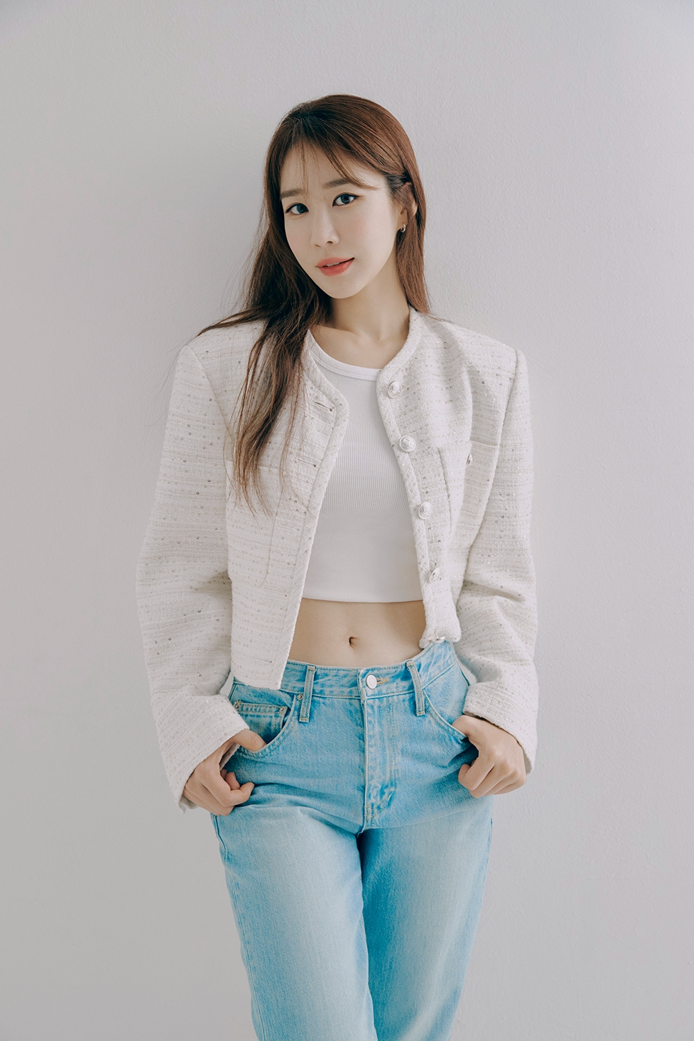 유인나, 새 프로필 공개…뛰어난 콘셉트 소화력 ‘감탄’