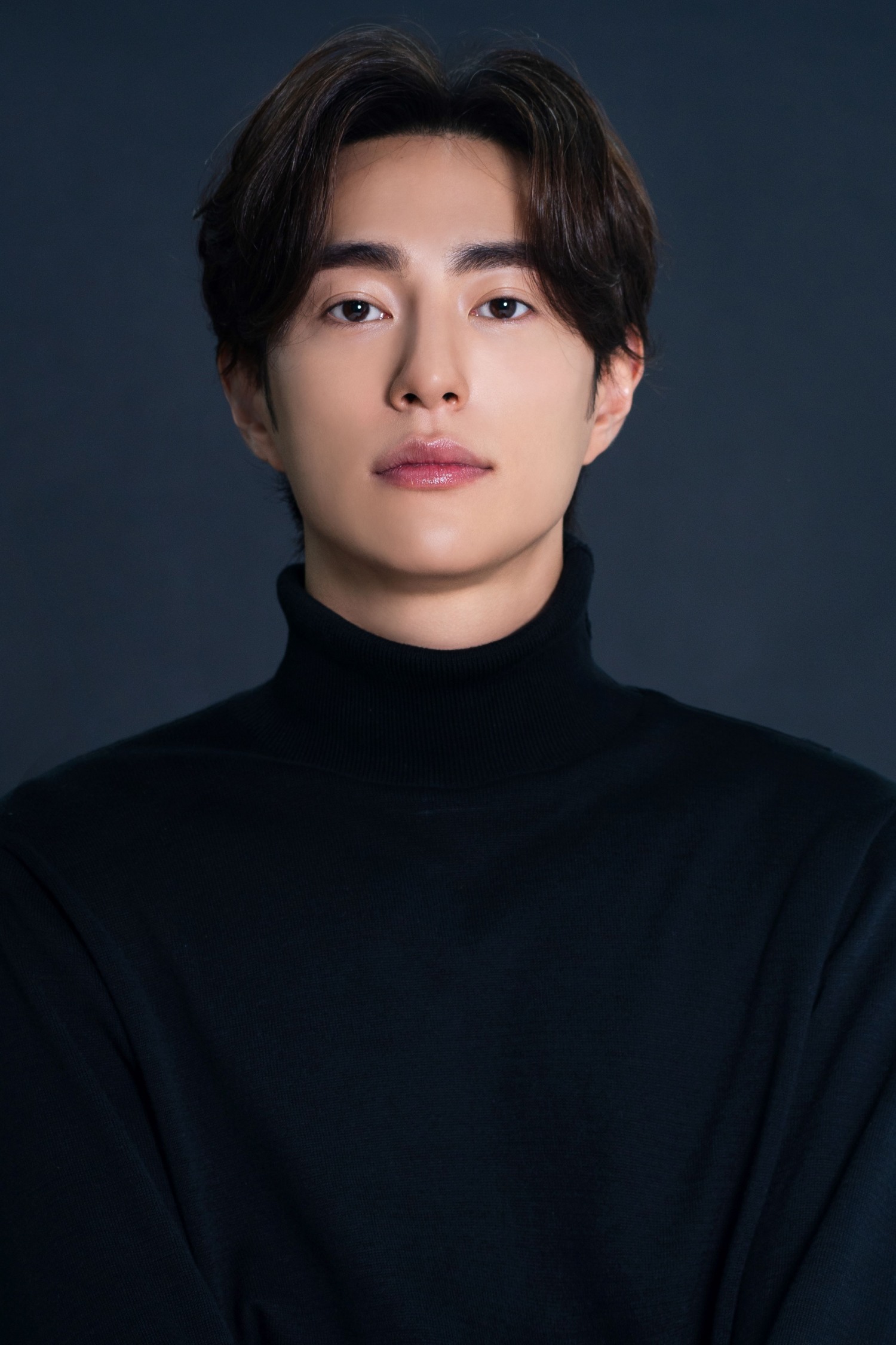 오현중, 새 프로필 공개…‘설렘’ 유발하는 각양각색 매력