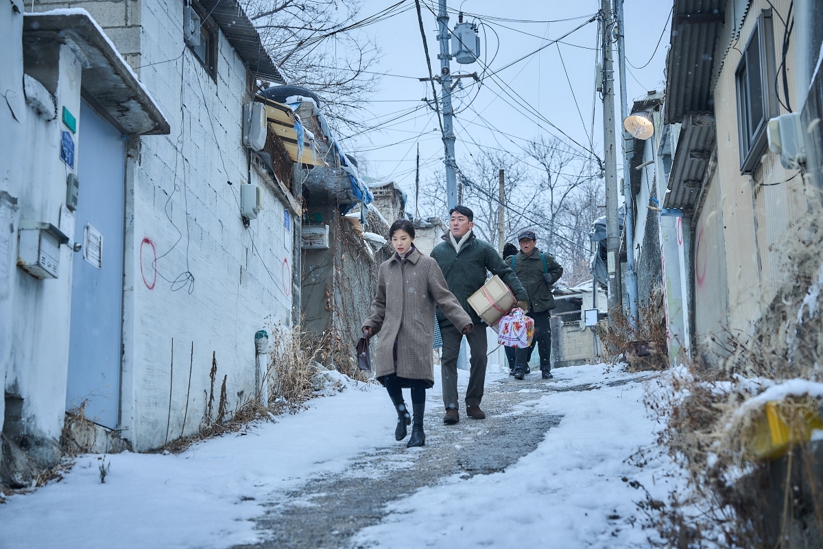‘하이재킹’ 임세미, 부기장 하정우 아내로 특별출연…끈끈한 부부애 눈길