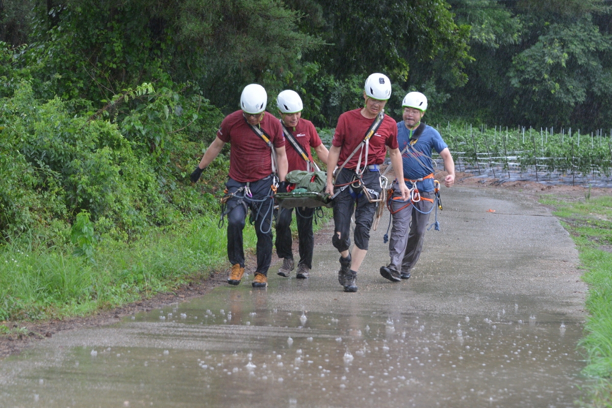 '2024 전국 민·관 합동 산악구조 경진대회' 장면. (제공= 대한산악구조협회)