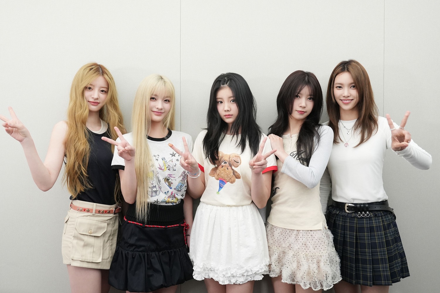 ‘데뷔 100일’ 아일릿, 팬들과 특별한 시간 보내…화려한 데뷔 성적표 이어 유튜브 ‘골드버튼’ 획득