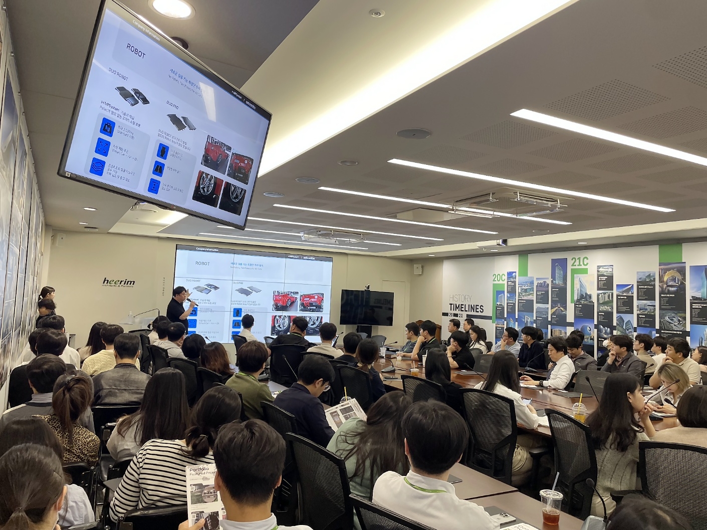 차재영 에스피앤모빌리티 팀장이 희림종합건축사사무소 임직원들을 대상으로 세미나를 진행하는 모습. (사진 제공=삼표그룹)