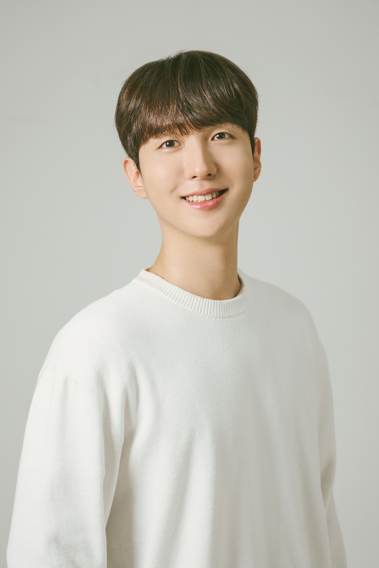 재성, DG엔터테인먼트와 전속계약 체결…새 프로필 사진 공개