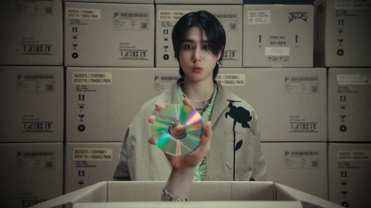 스트레이 키즈, 새 앨범 ‘ATE’ 매시업 비디오 공개…新 명반 탄생 예감