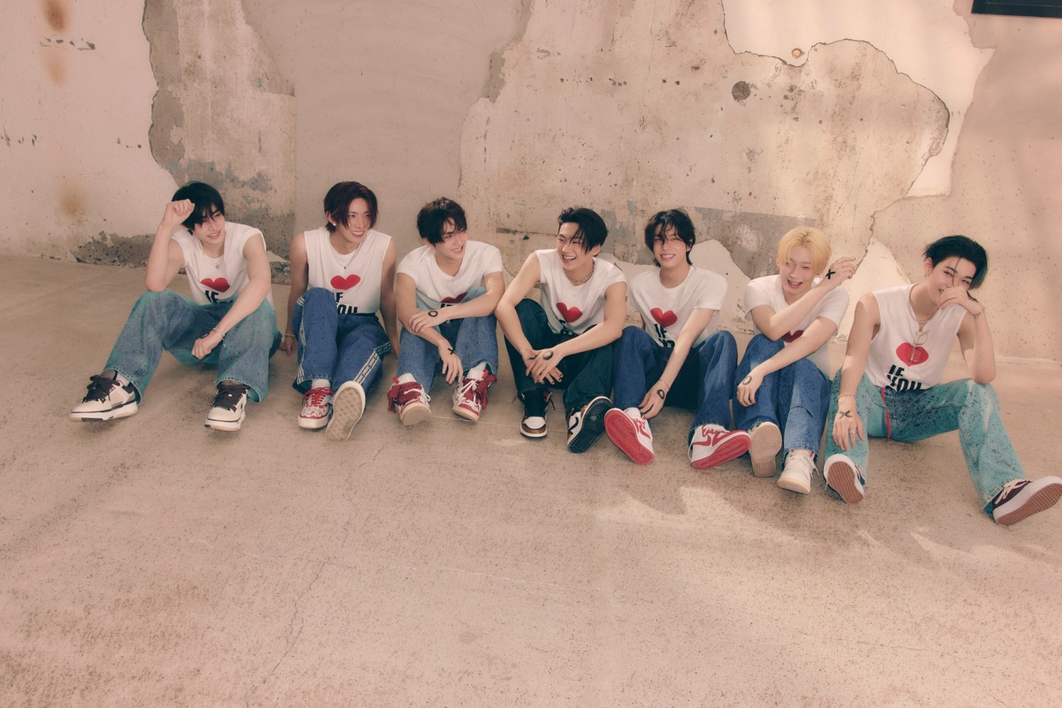 엔하이픈 정규 2집, 선주문량 220만 장 넘었다…발매 하루 앞두고 뜨거운 인기 입증