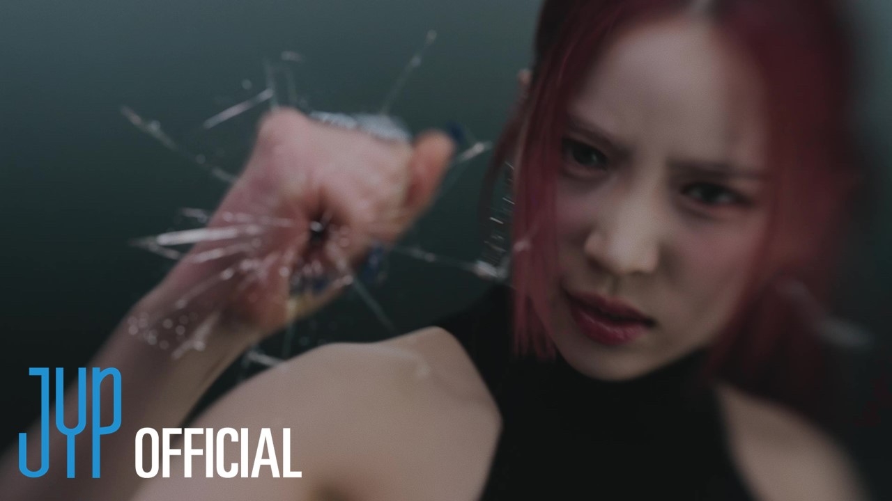 NiziU, 日 첫 EP 타이틀곡 'RISE UP' 뮤직비디오 선공개…신보 ‘기대감 UP’