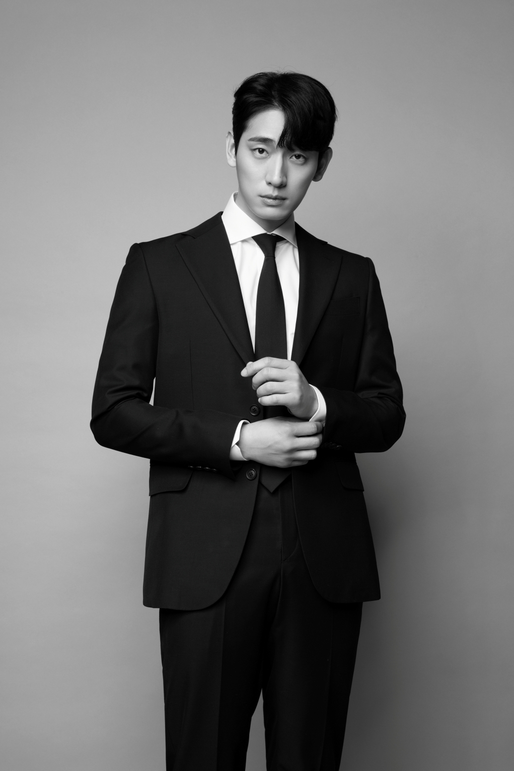 윤박, 블리츠웨이스튜디오와 재계약 체결…폭넓은 활동 예고