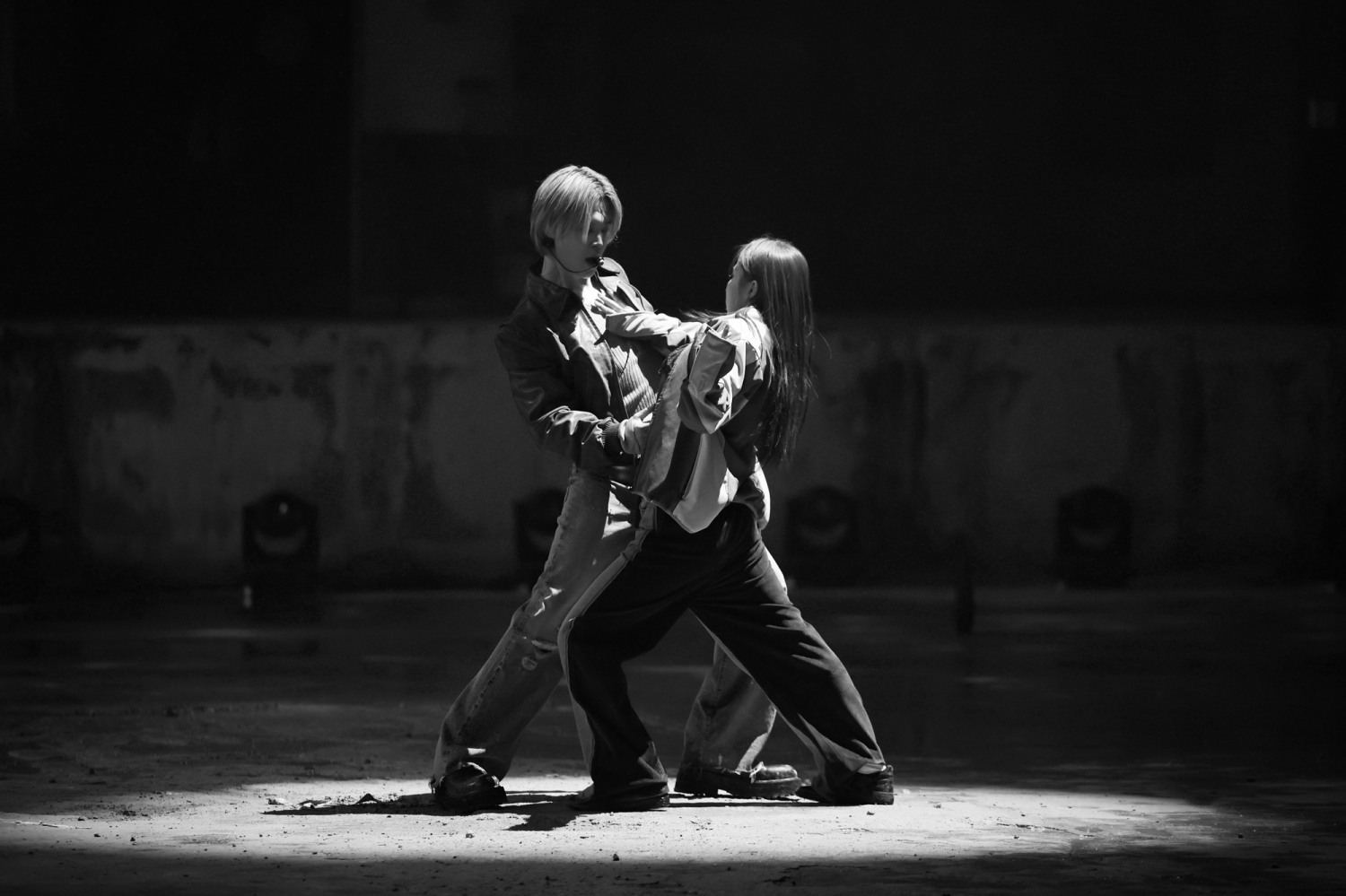 방탄소년단 지민, 美 ‘지미 팰런쇼’서 ‘Who’ 무대 첫 공개…‘스토리 있는 안무+섬세함 더한 압도적 퍼포먼스’