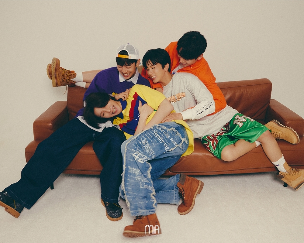 방용국&정대현&유영재&문종업, 첫 EP 콘셉트 포토 추가 공개…청량+훈훈 비주얼 케미 눈길