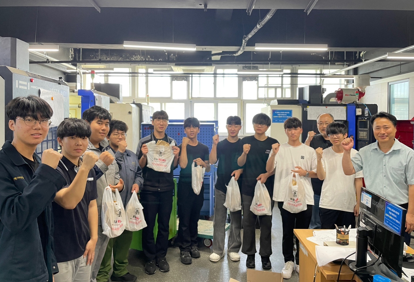 인천광역시교육청, 전국기능경기대회 출전 선수단 격려 '치킨데이' 개최