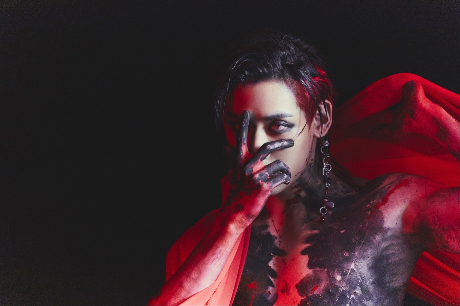 뱀뱀, 미니 3집 ‘바메시스’ 콘셉트 포토 공개…매혹적 아우라