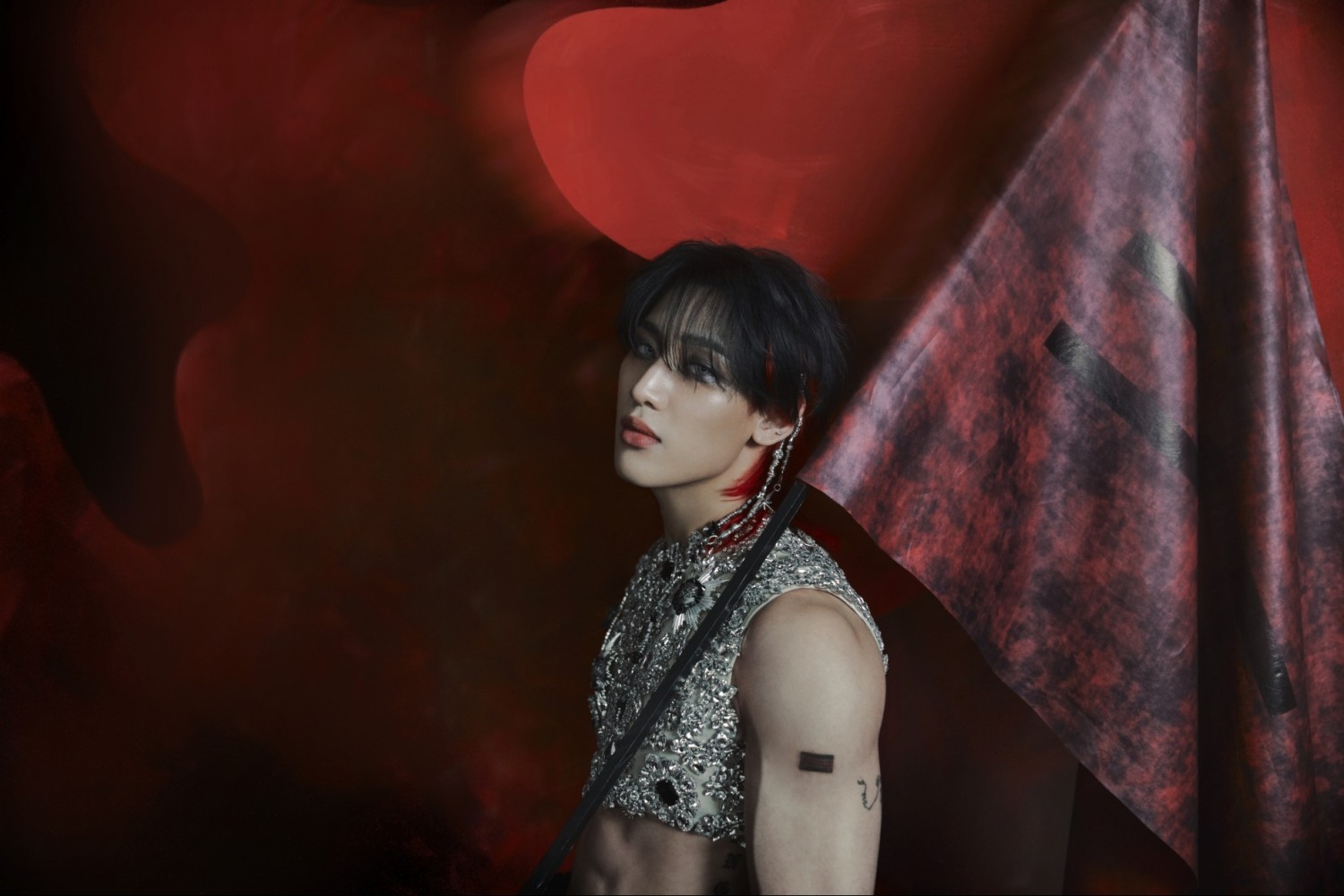 뱀뱀, 미니 3집 ‘바메시스’ 콘셉트 포토 공개…매혹적 아우라