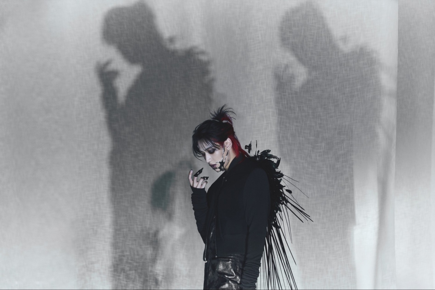 뱀뱀, 미니 3집 ‘바메시스’ 콘셉트 포토 공개…매혹적 아우라