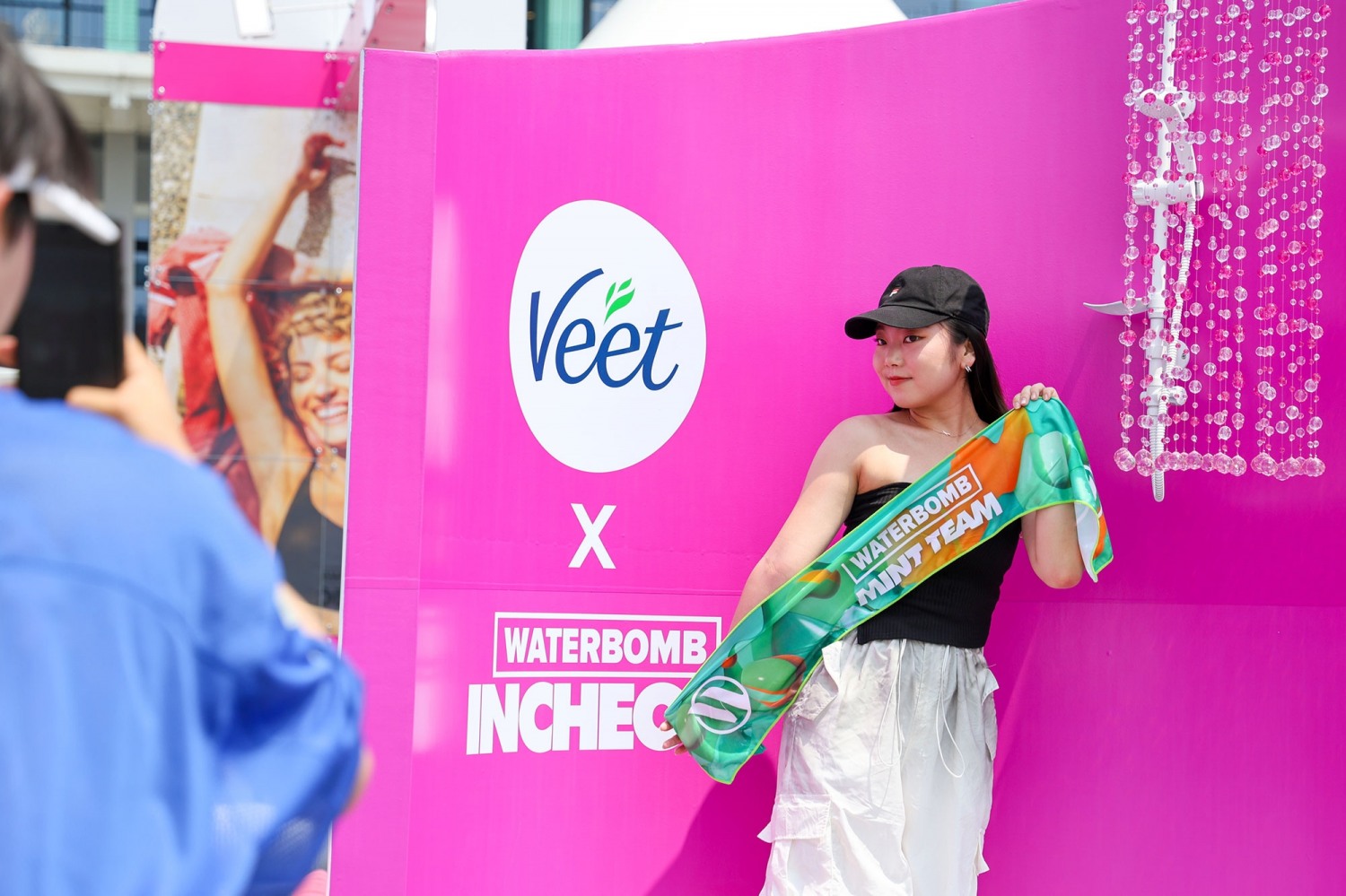 비트, ‘워터밤 인천 2024’ 핑크빛으로 물들여