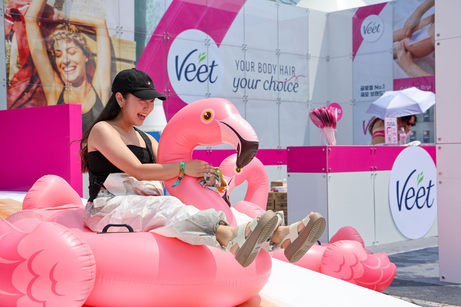 비트, ‘워터밤 인천 2024’ 핑크빛으로 물들여