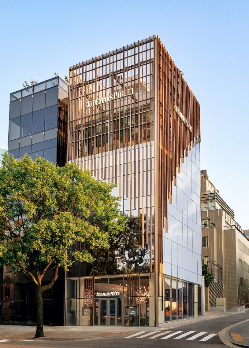 오데마 피게, 청담 패션 거리에 플래그십 개점