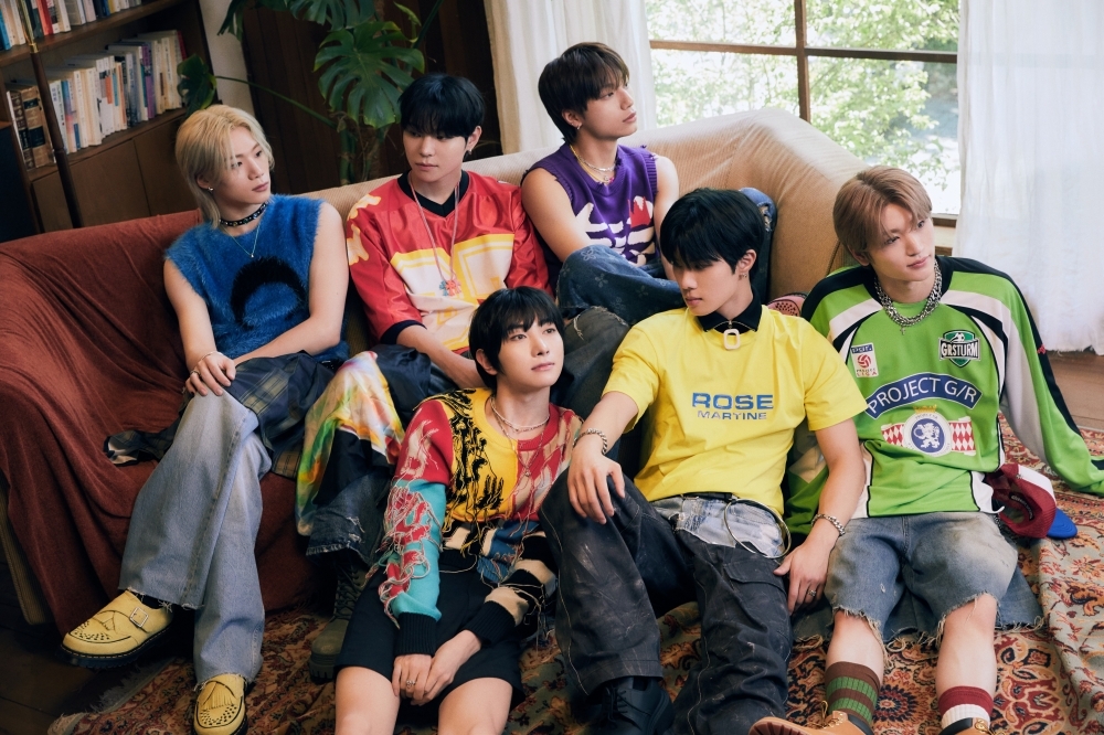 블리처스, 17일 사직구장 뜬다…롯데자이언츠 승리 기원 시구+특별 공연 진행