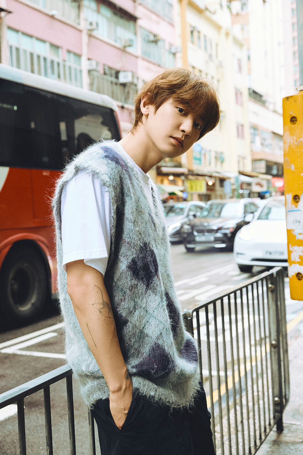 엑소 찬열, 첫 솔로 앨범 타이틀곡 ‘Black Out’ 다크美 발산…중저음 보이스로 매력 UP