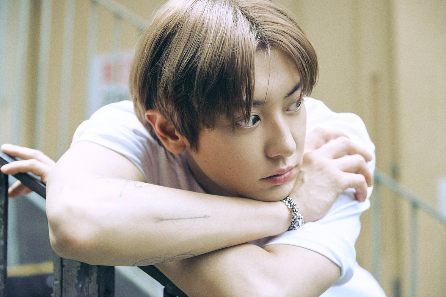 엑소 찬열, 첫 솔로 앨범 타이틀곡 ‘Black Out’ 다크美 발산…중저음 보이스로 매력 UP