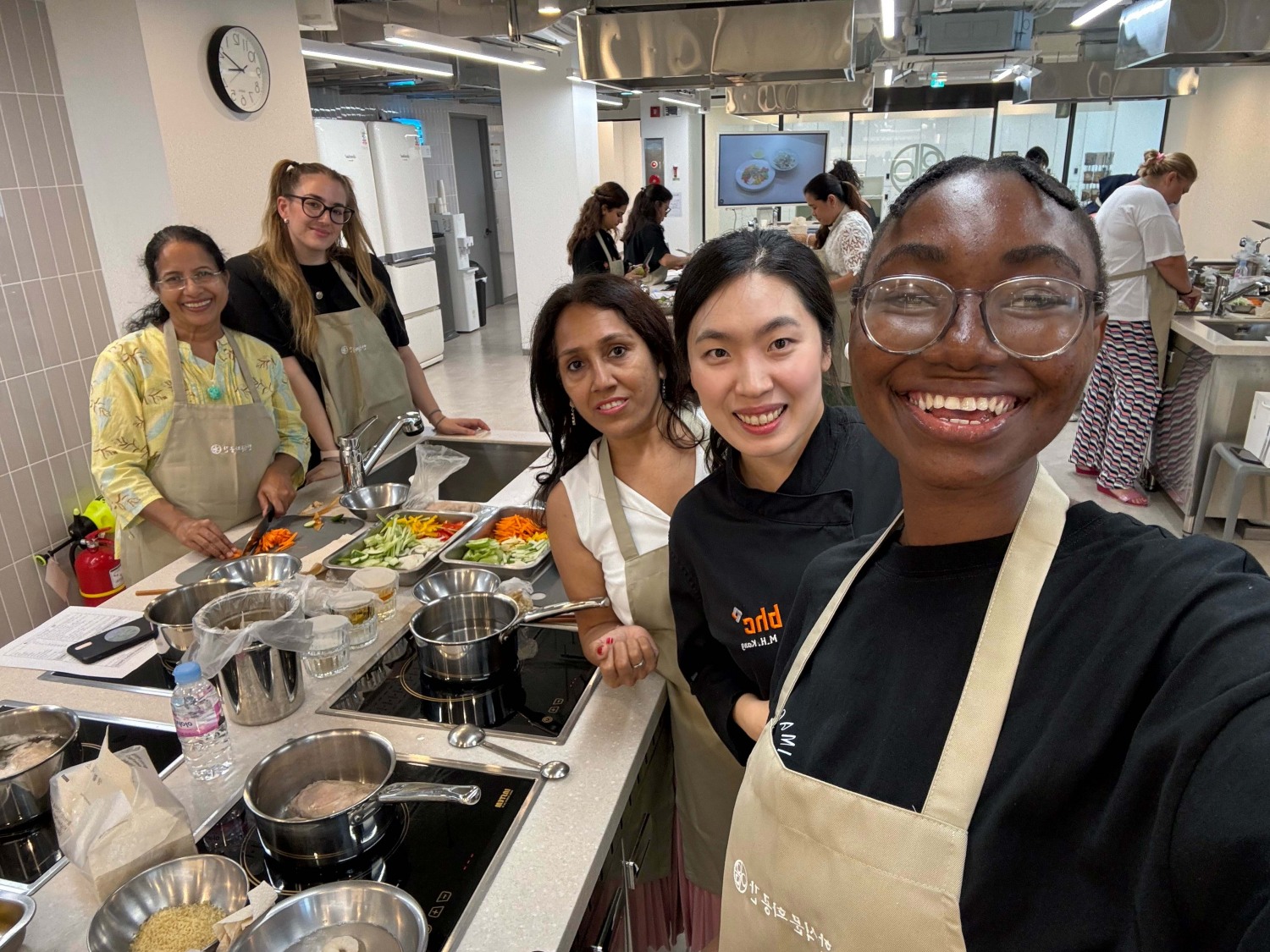 bhc 치킨, 한식진흥원과 외국인 대상 쿠킹 클래스 진행