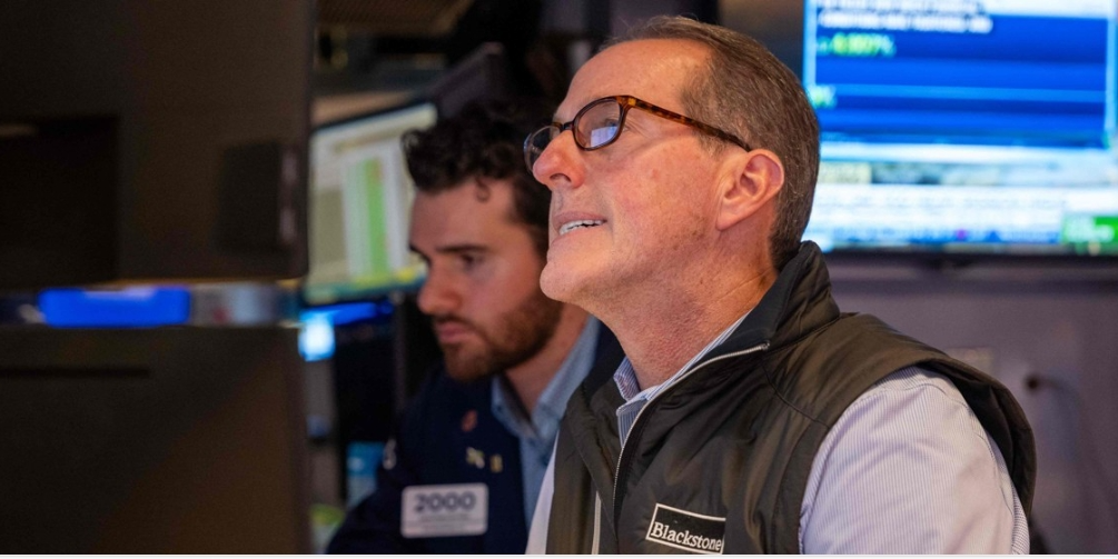 미국 뉴욕시의 뉴욕증권 거래소(NYSE)에서 트레이더들이 일하는 모습. 사진=DB