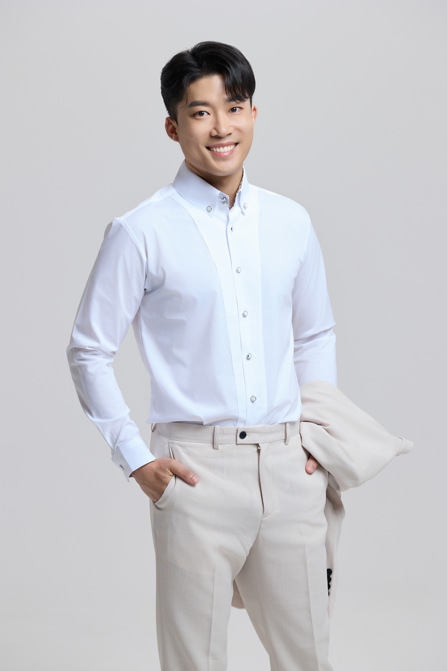 사진=오는 27일 첫싱글을 발매하는 가수 지창민 / 출처=(주)채널넘버식스 제공