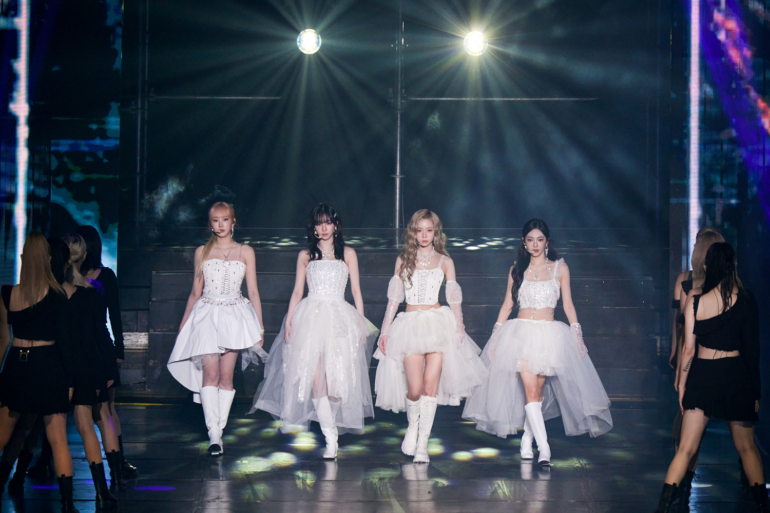 에스파 ‘슈퍼노바’, ‘멜론과 지니’ 14주 연속 1위…역대 최장 타이기록