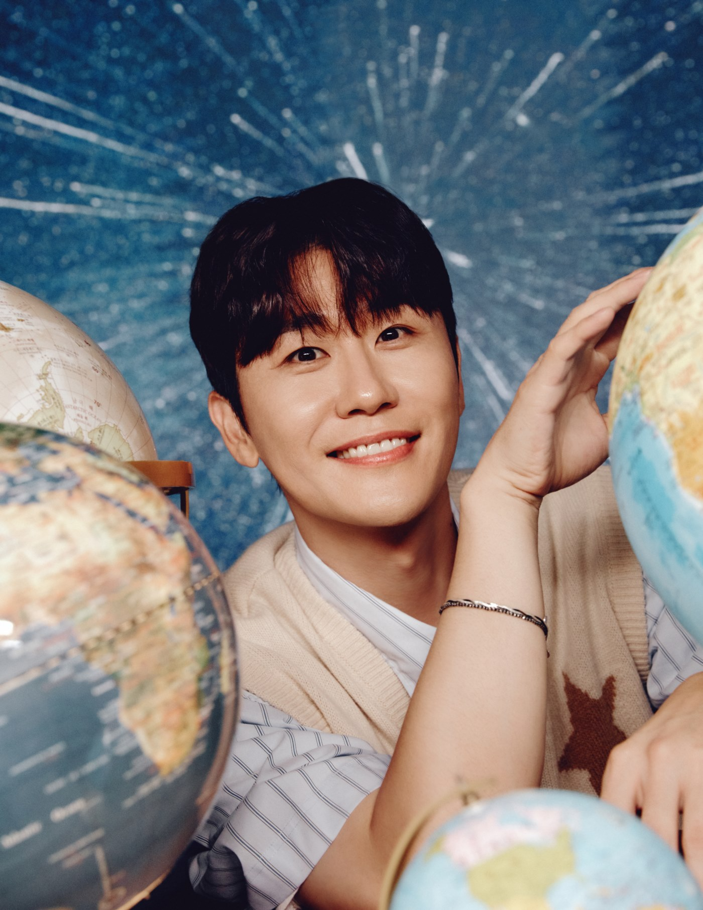 영탁, 미니 앨범 ‘SuperSuper’ 두 번째 콘셉트 포토 공개…우주도 사로잡은 판타지 비주얼