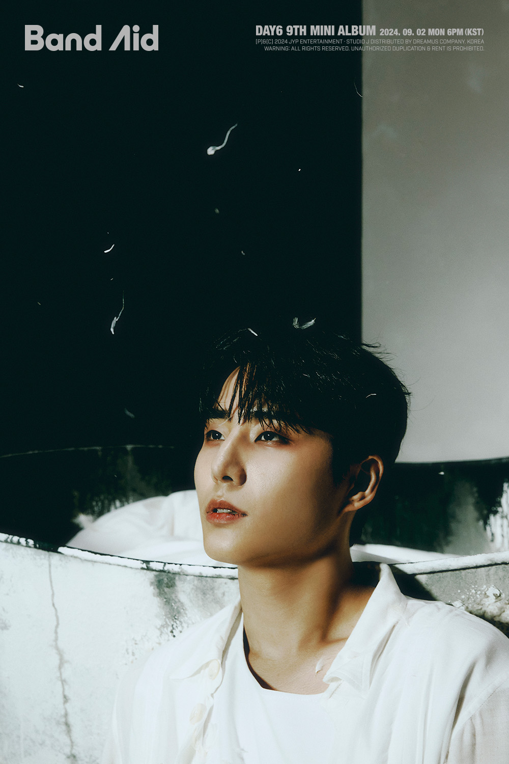 데이식스 영케이, 새 미니 앨범 개별 티저 포토 4종 공개…시크 카리스마+부드러운 매력 발산