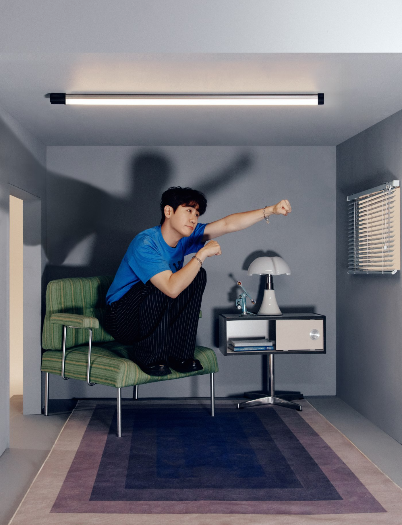 영탁, 미니 앨범 ‘SuperSuper’ 세 번째 콘셉트 포토 공개…매력뽀짝 K-직장인 대변신