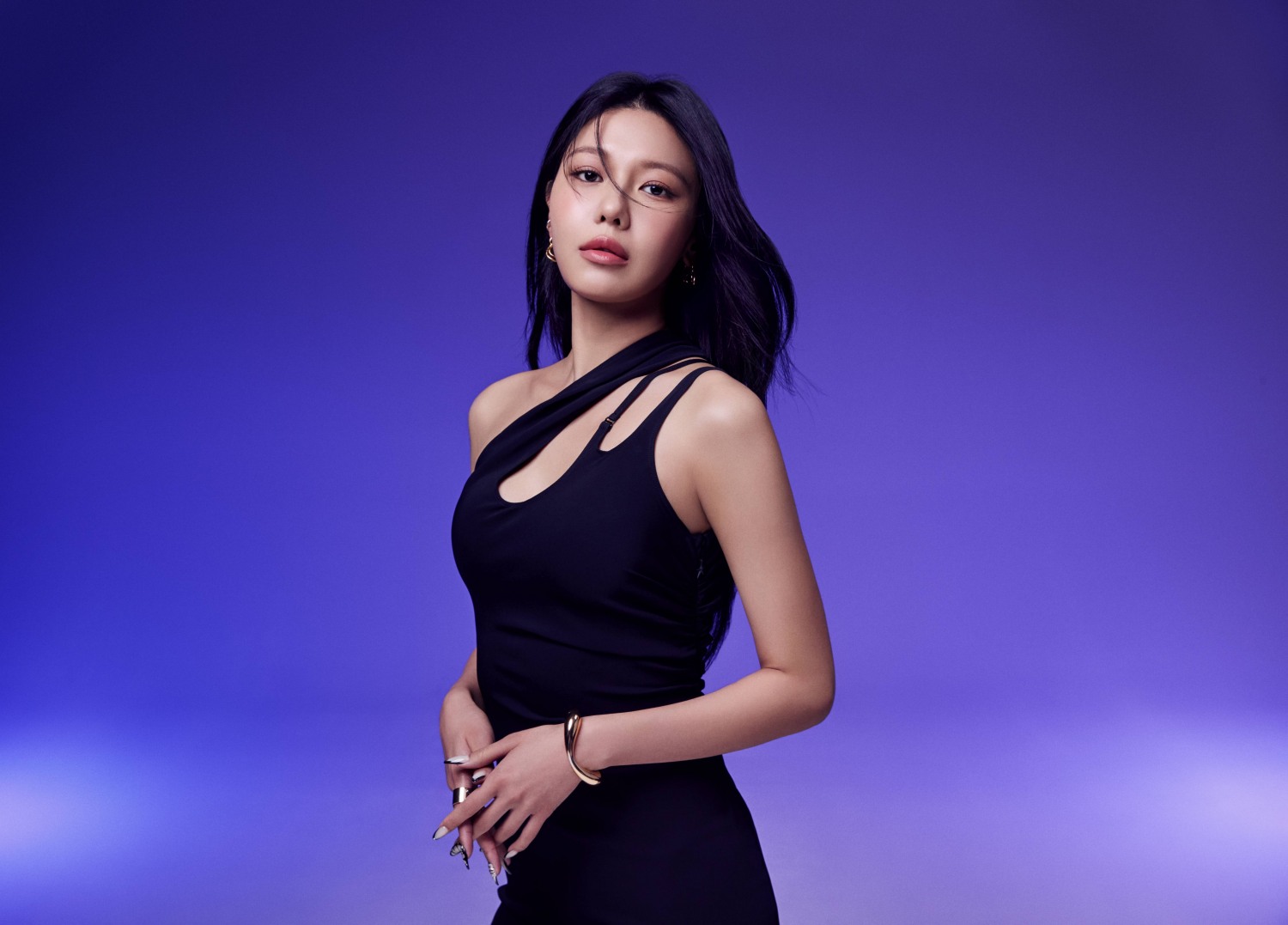 최수영, 데뷔 22년 만에 일본에서 첫 솔로 싱글 발매…국내외 정상급 크리에이터 의기투합